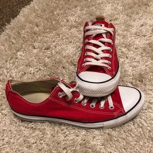 Converse Chuck Taylor’s low